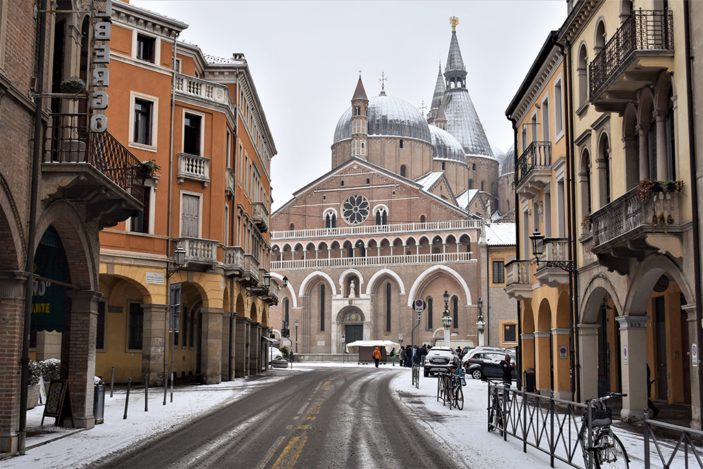 città-dei-tre-senza-Basilica-Sant'Antonio
